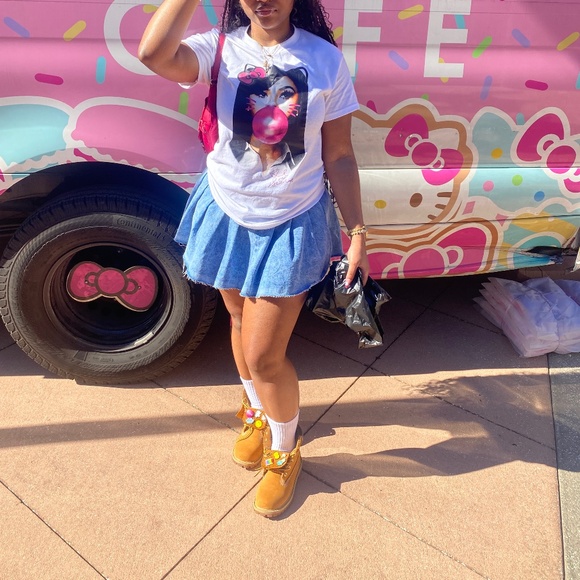 Mariah The Scientist Hello Kitty Graphic Tee - Picture 4 of 5